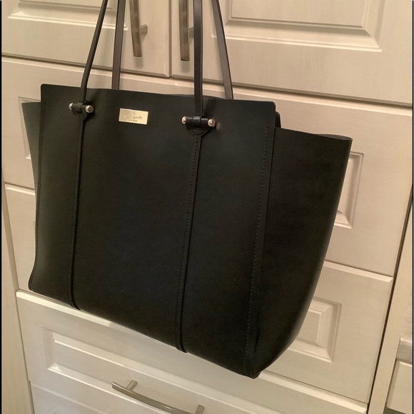 Kate Spade Tote in Black, Excellent Condition - Picture 5 of 13